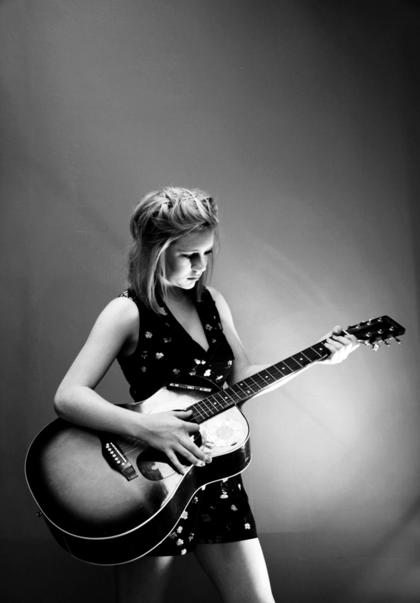 Girl With Guitar Wallpapers Hd Download - Guitar Photo Hd Download -  855x1228 Wallpaper 