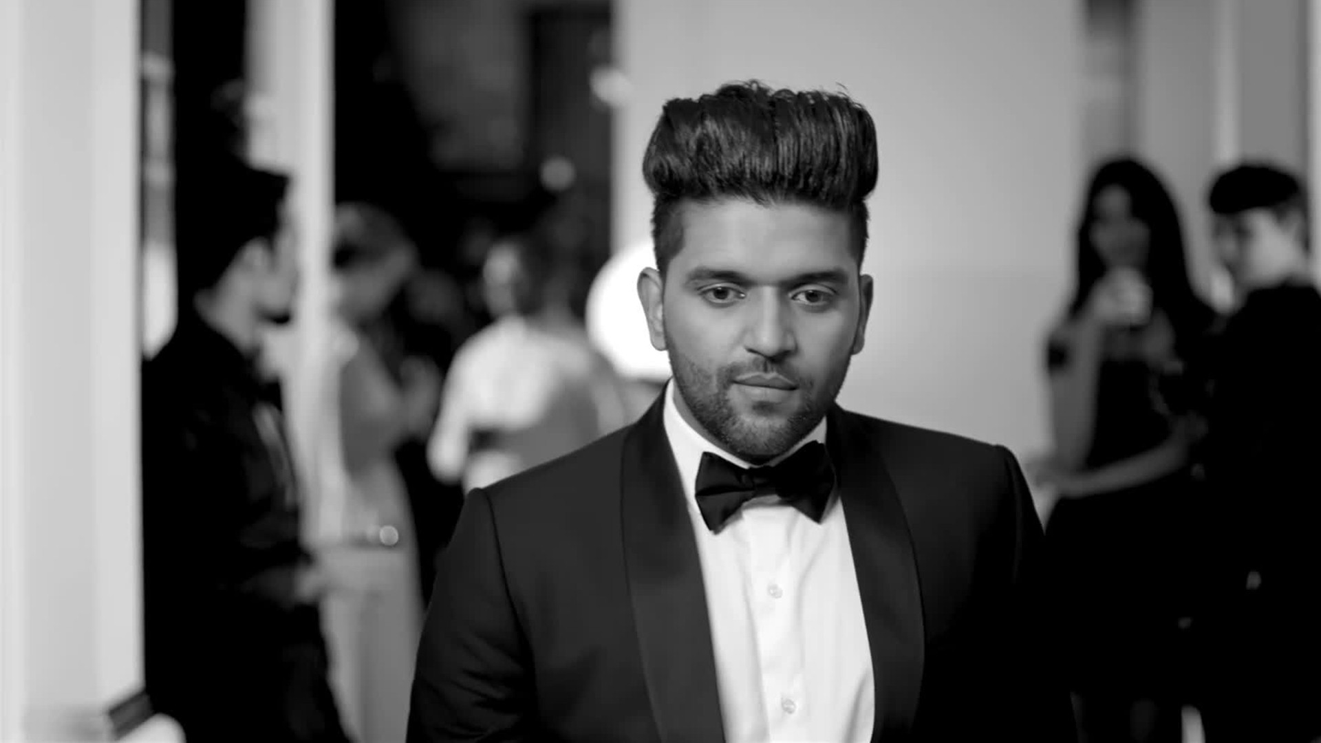 Guru Randhawa Punjabi Singer Hd Wallpapers - Hd Wallpaper Guru Randhawa - HD Wallpaper 