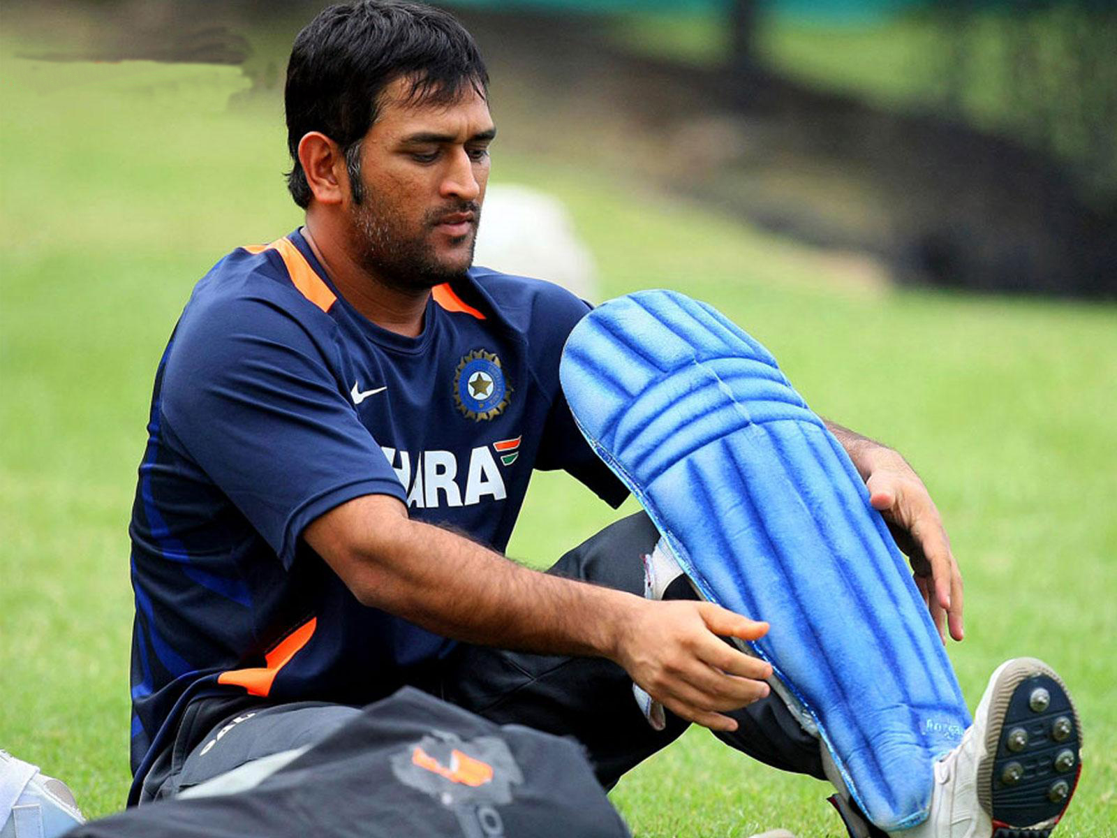 Dhoni Wallpapers Free Download Group - Ms Dhoni Image Hot - 1600x1200  Wallpaper 