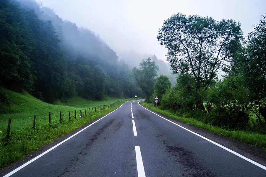 Open Road No Traffic - HD Wallpaper 