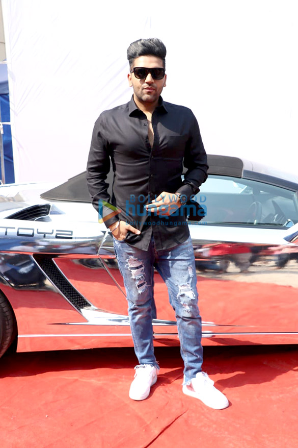 Emraan Hashmi And Guru Randhawa Snapped On Sets Of - Guru Randhawa With Imran Hashmi - HD Wallpaper 