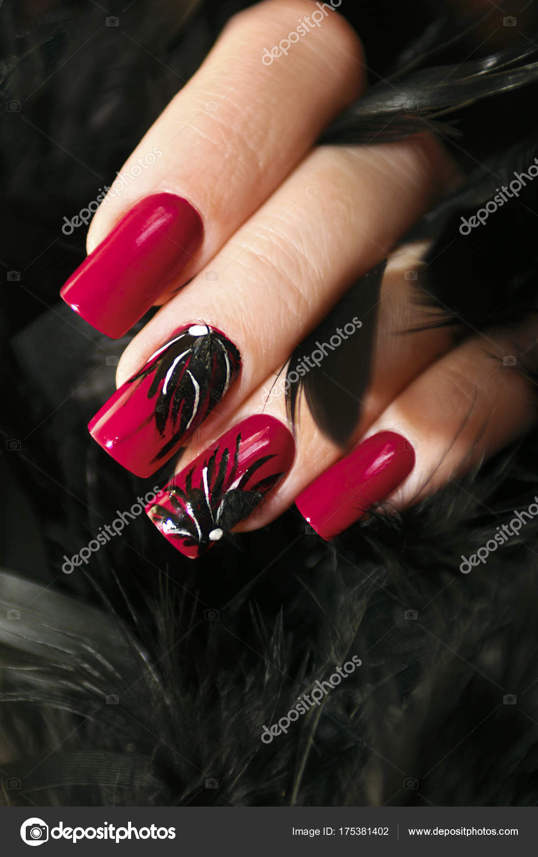 Red Nails With Black Design 1067x1700 Wallpaper Teahub Io