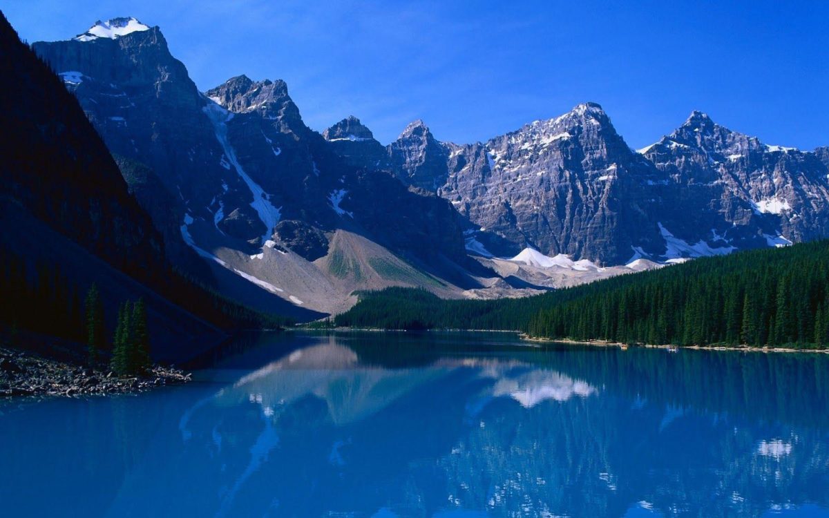 World Most Beautiful Lake Wallpapers - Moraine Lake - HD Wallpaper 