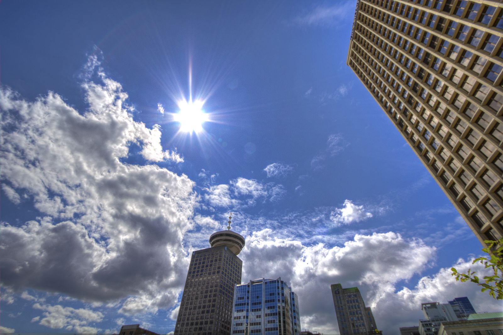 Sky Clouds City Architecture Buildings Sun Urban Cityscape - Sky - HD Wallpaper 