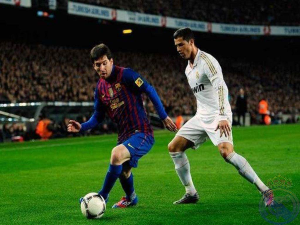 Messi Vs Ronaldo Wallpaper 2017 Hd Wallpapers006 - Leo Messi Vs Ronaldo 2012 - HD Wallpaper 