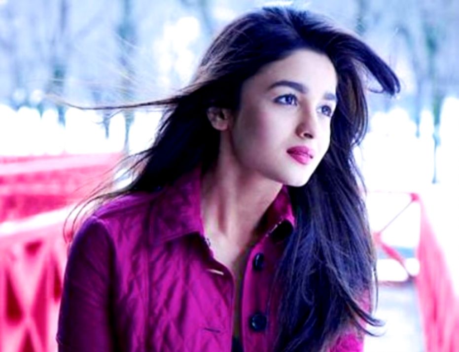 Celebrities Actress Alia Bhatt Wallpapers Desktop Phone - Aliya Bhatt - HD Wallpaper 