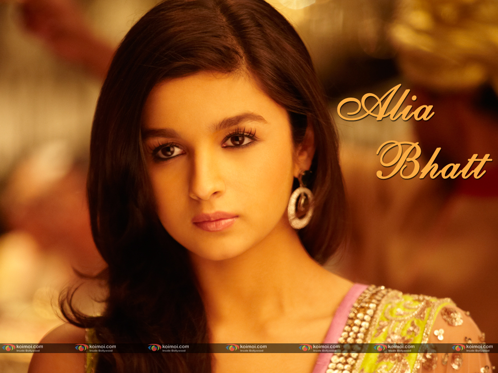 Alia Bhatt Wallpaper - Alia Bhatt - HD Wallpaper 