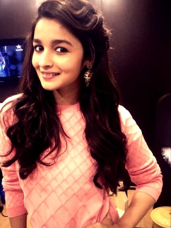 Alia Bhatt - HD Wallpaper 