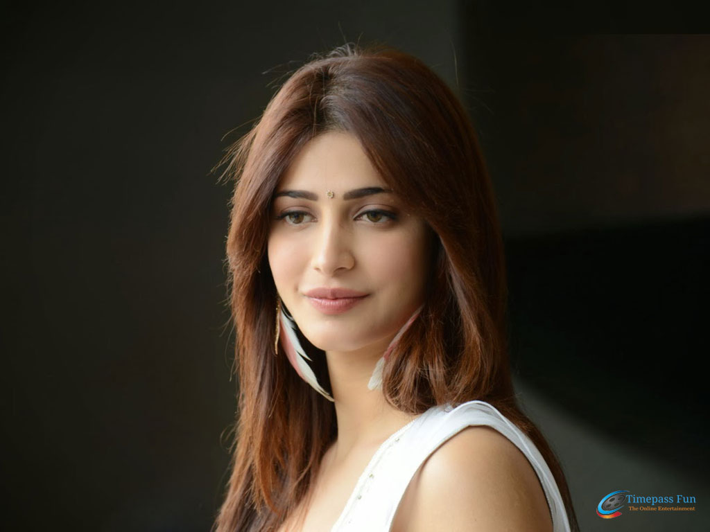 Shruti Hassan - HD Wallpaper 