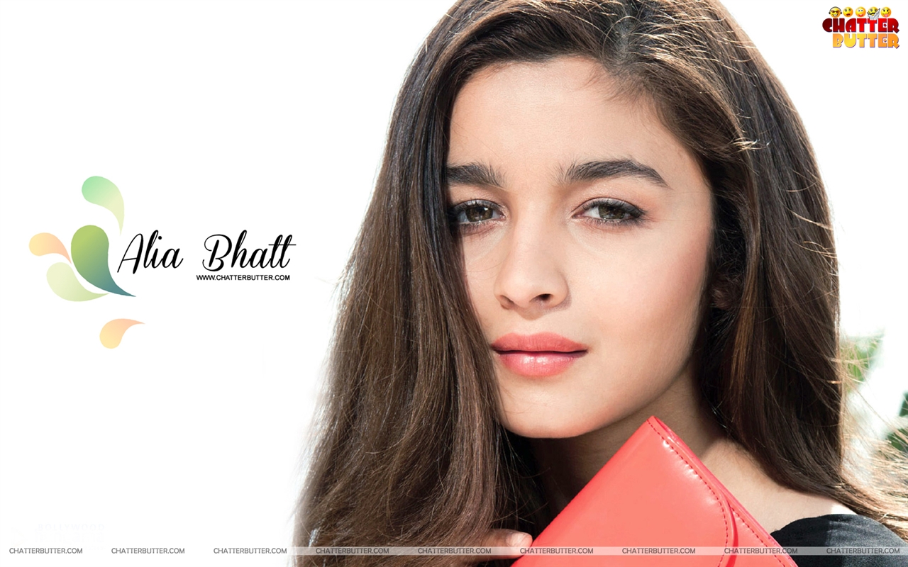 Alia Bhatt And Download - HD Wallpaper 