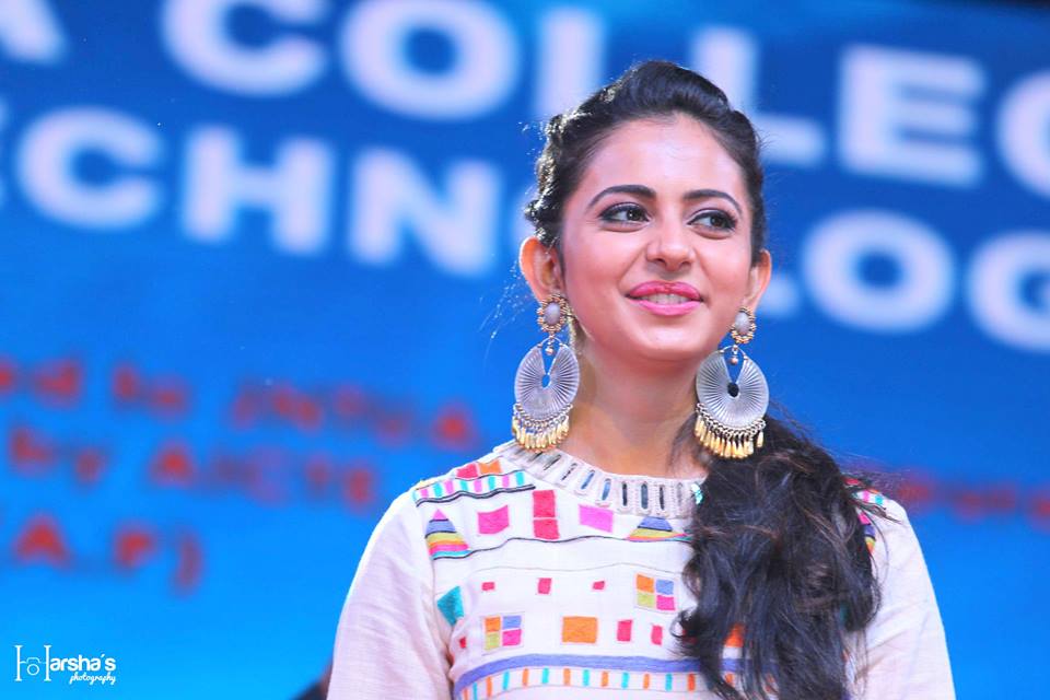 Rakul Preet Singh Images - Girl - HD Wallpaper 