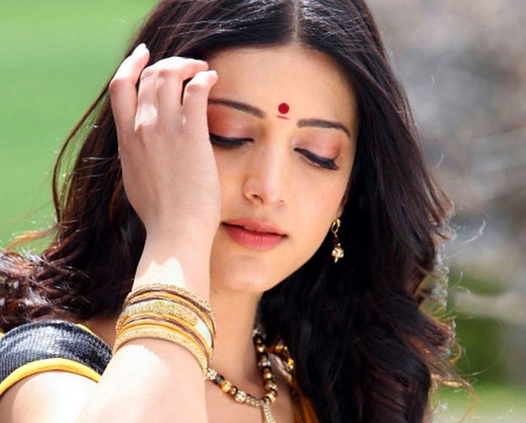 Shruti Haasan Latest Wallpapers - Shruti Haasan - HD Wallpaper 