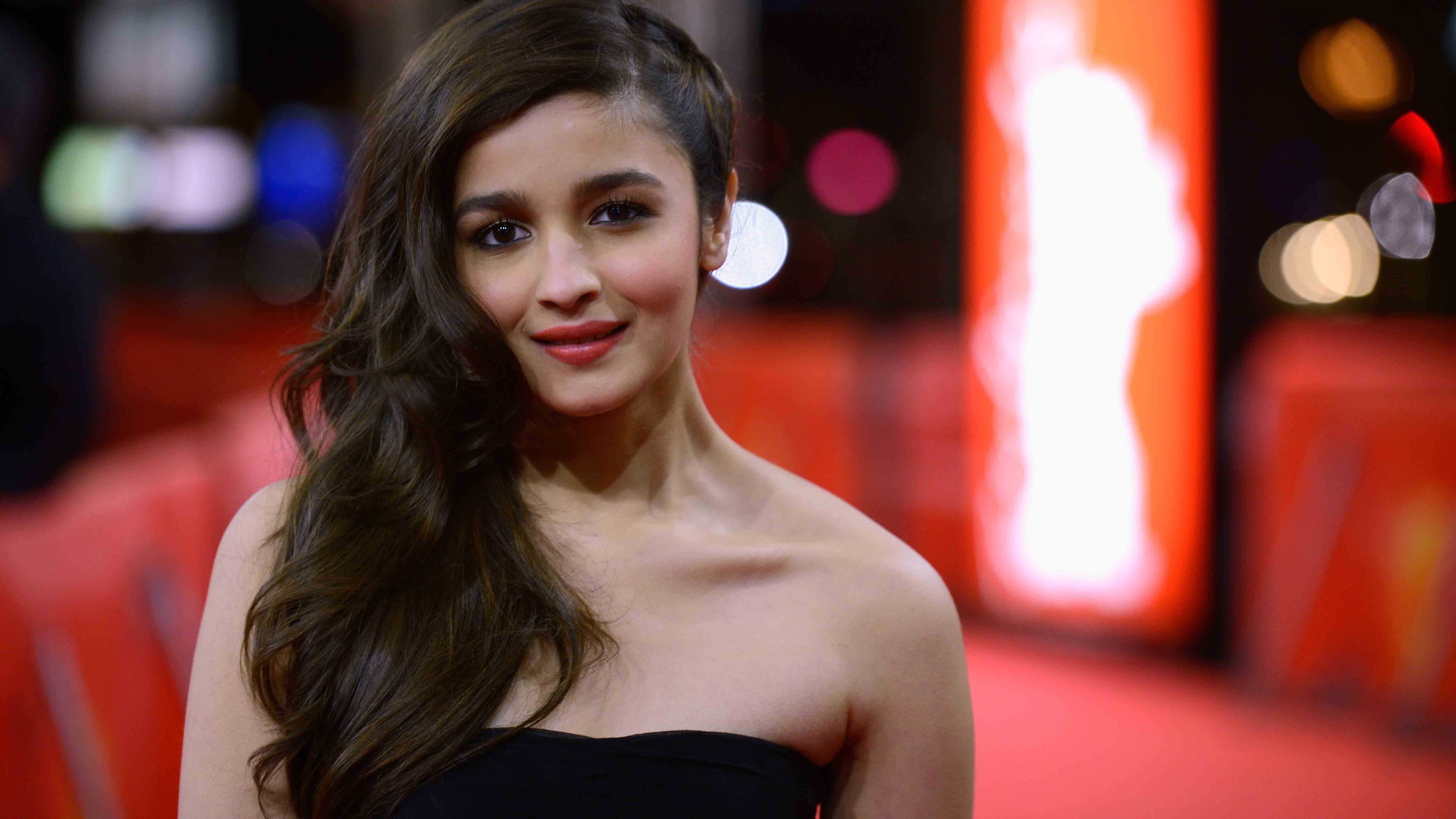 Alia Bhatt Then And Now - HD Wallpaper 