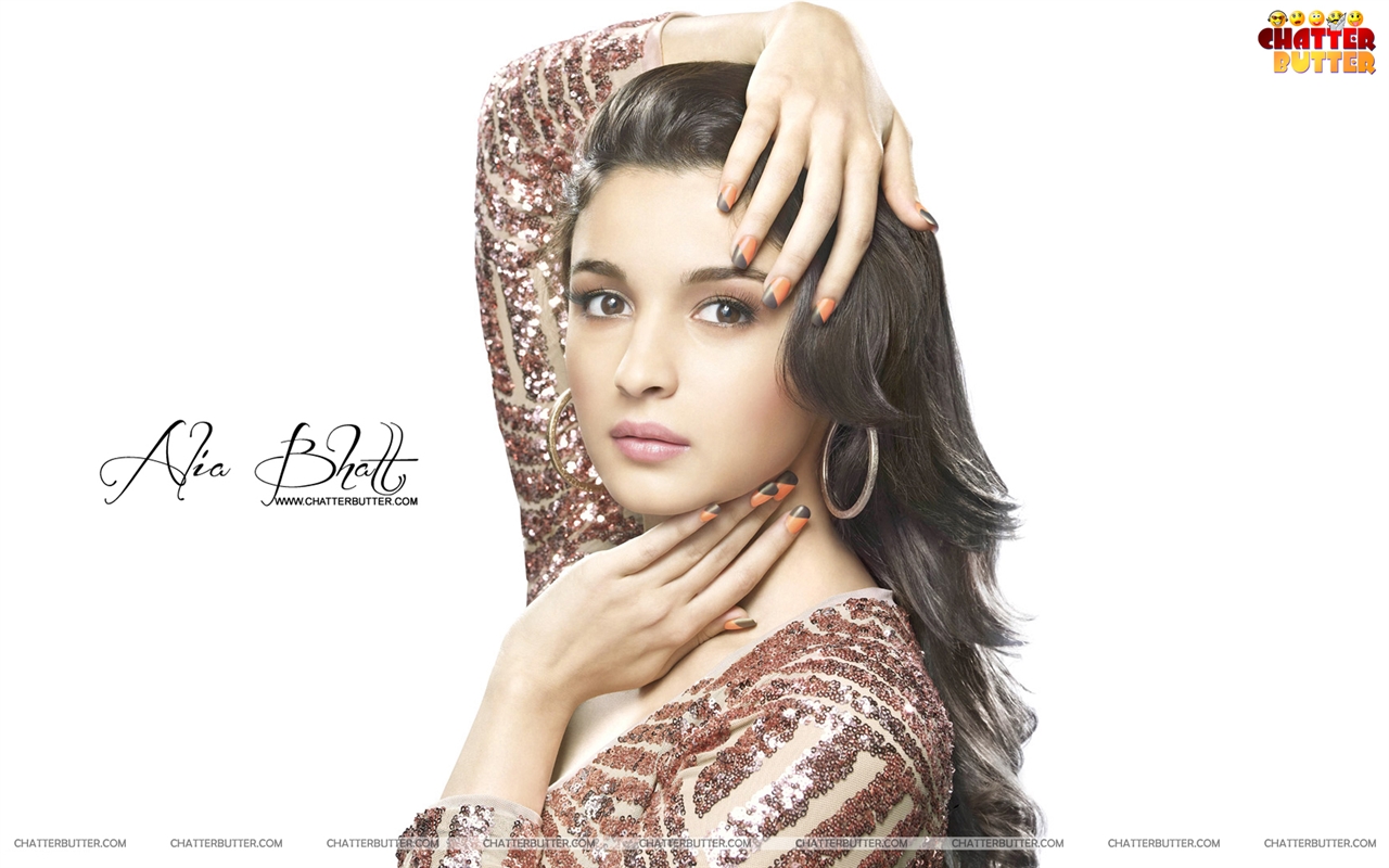 Alia Bhatt Vs Shraddha Kapoor - HD Wallpaper 