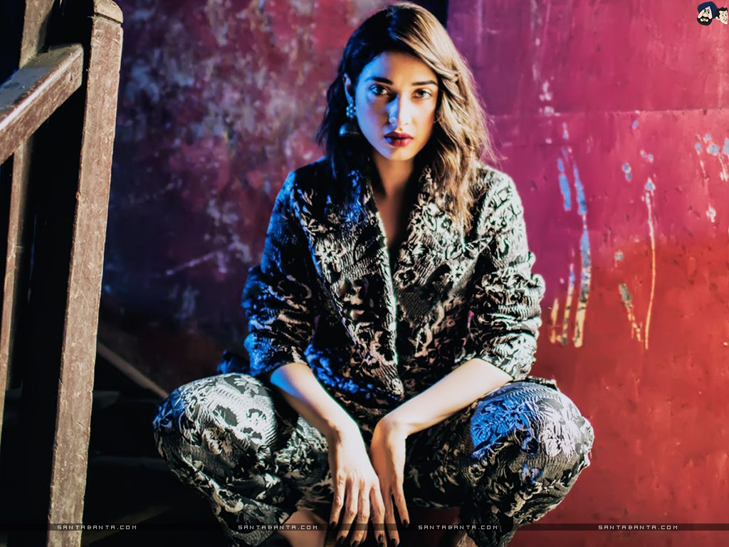 Tamanna Bhatia Hd Wallpaper In Smile For Whatsapp Dp - HD Wallpaper 