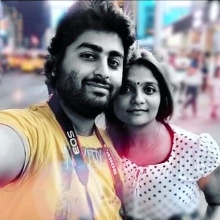 Arijit Singh With Wife - HD Wallpaper 