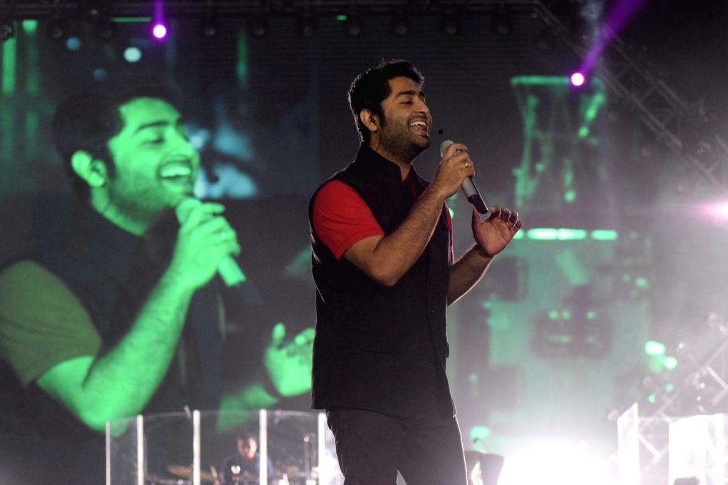 Arijit Singh Concert Mumbai 2018 - HD Wallpaper 