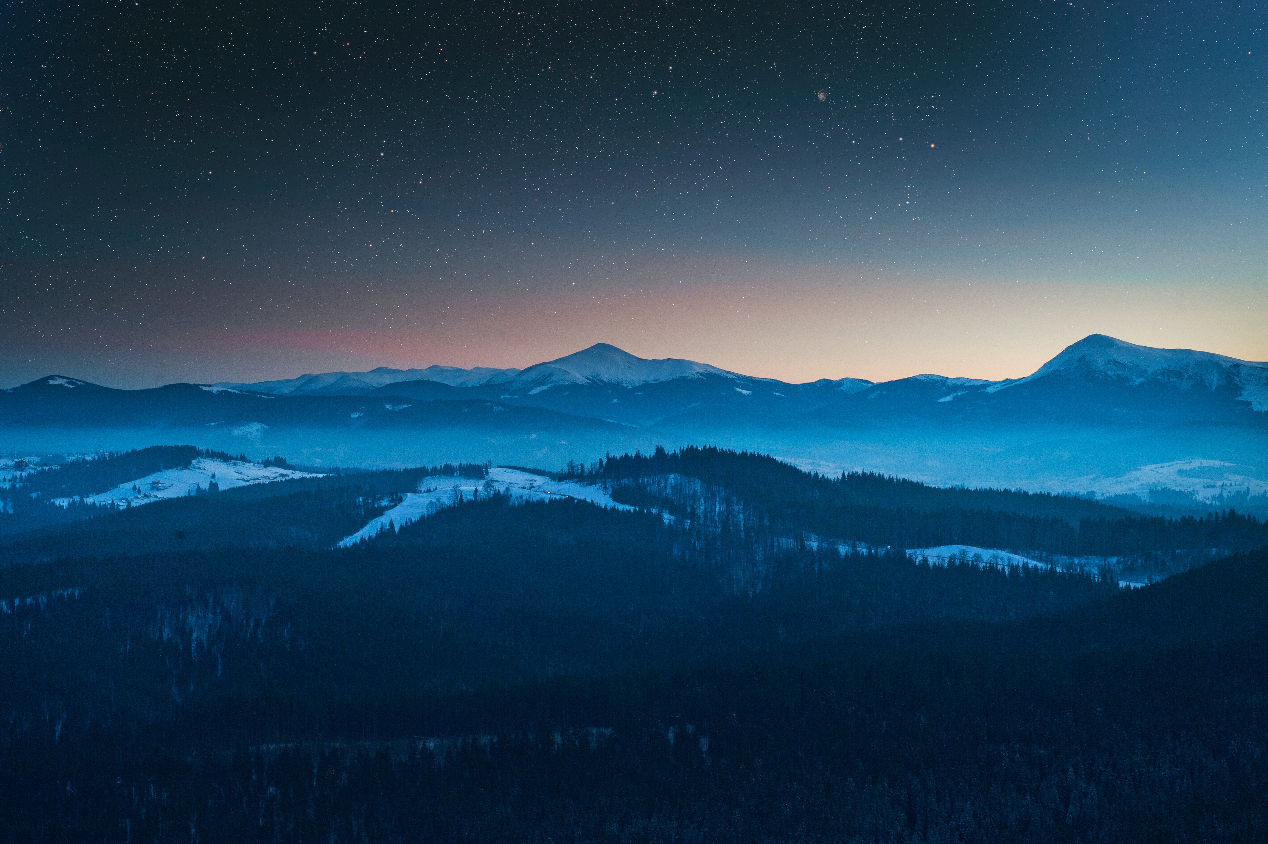 Foggy Mountain At Night - HD Wallpaper 