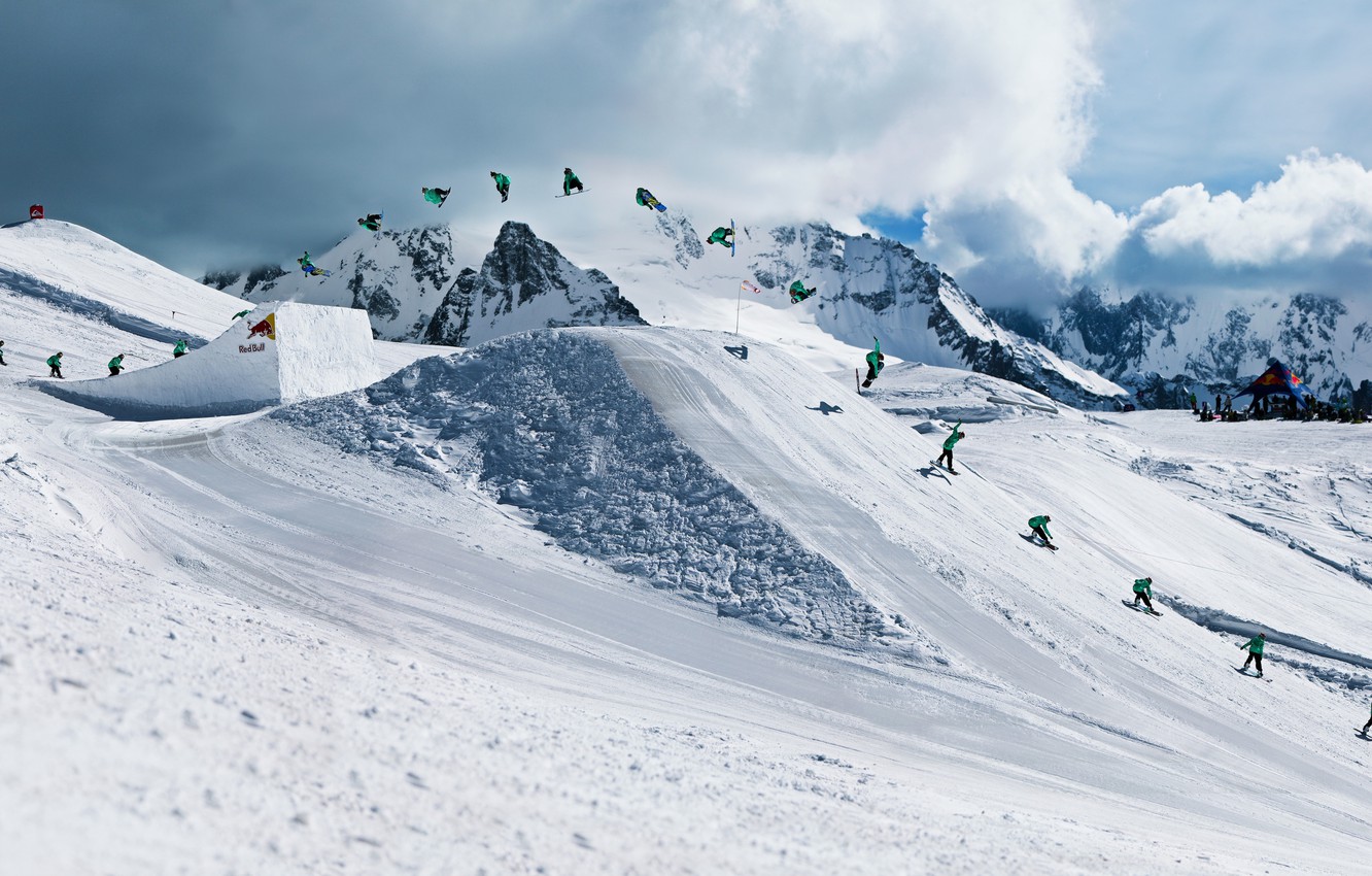 Photo Wallpaper Snowboard, Red Bull, The Trick, Quiksilver - Snow Snowboard Background - HD Wallpaper 