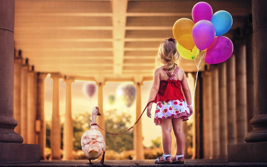 Cute Girl With Balloon - HD Wallpaper 