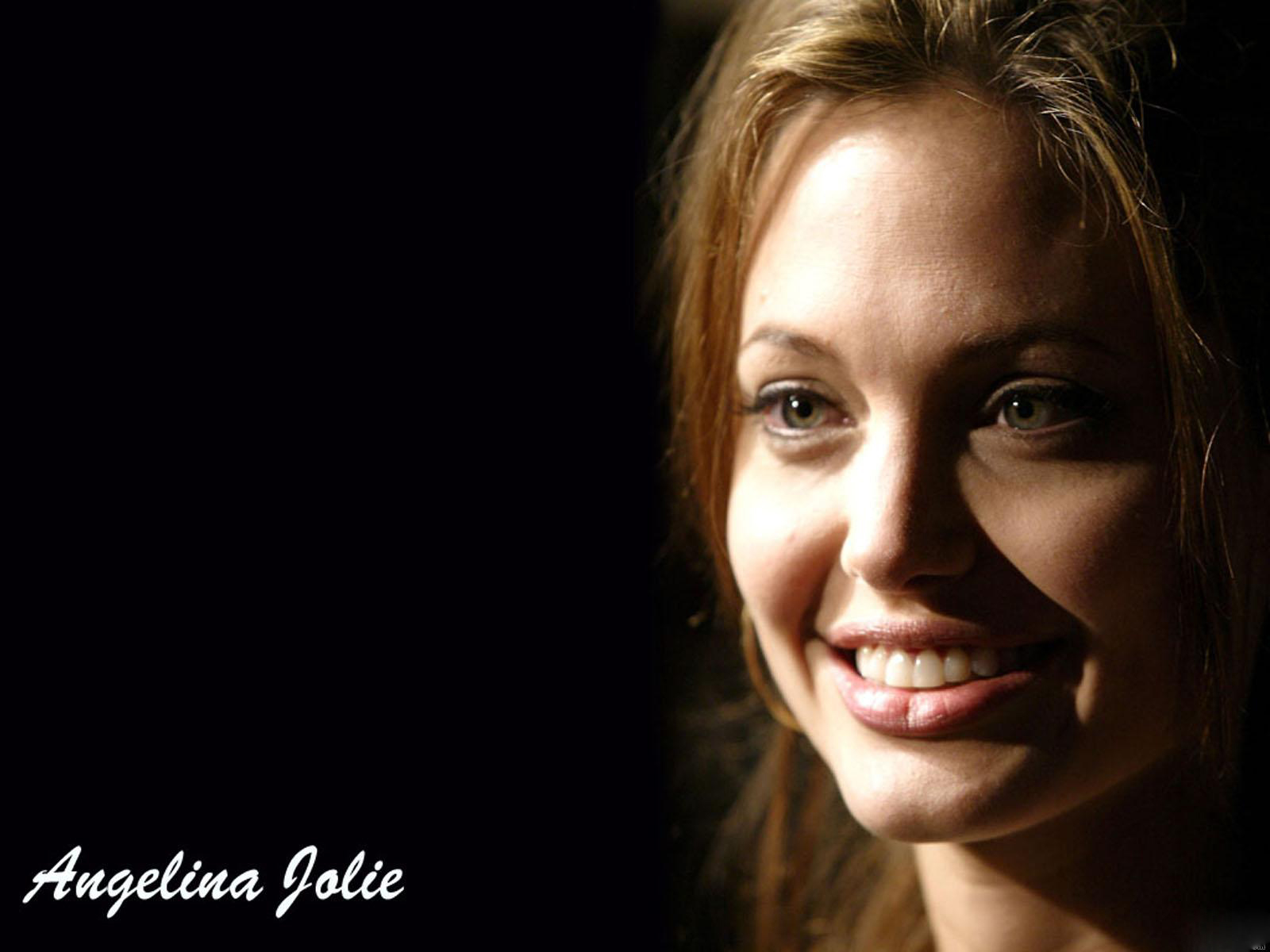 Top Wallpaper Angelina Jolie - HD Wallpaper 