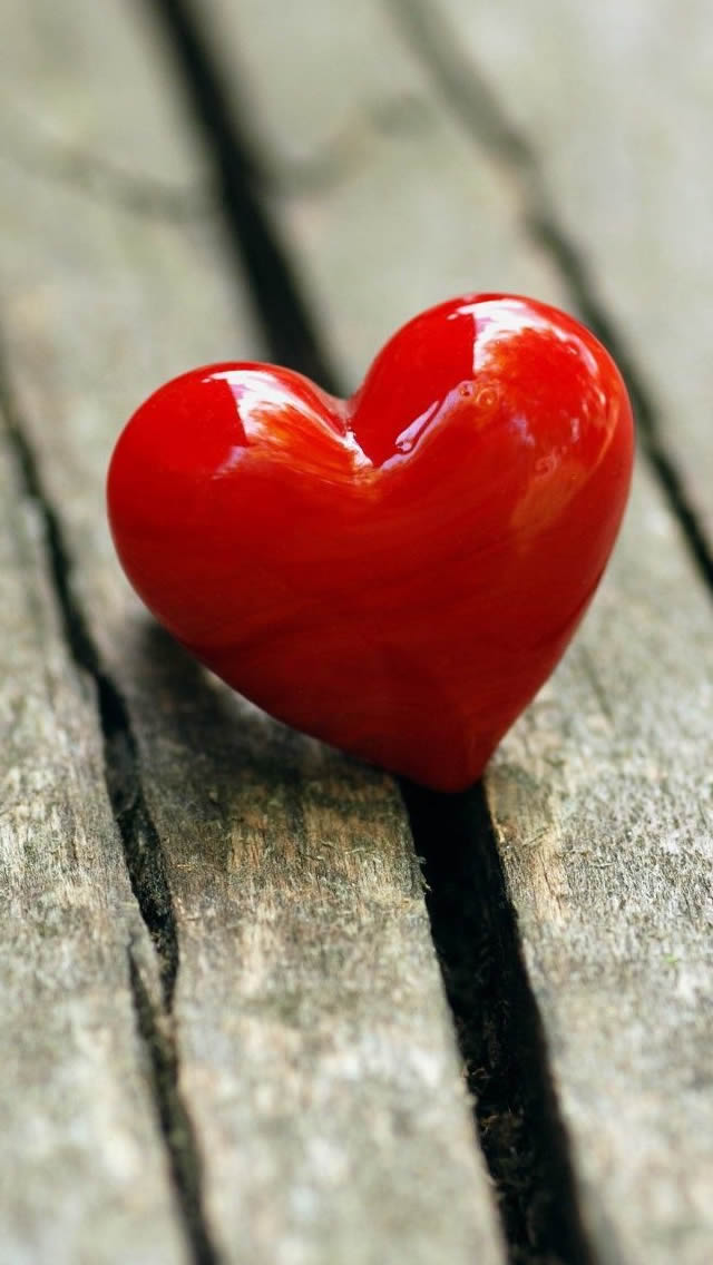 Heart On Floor - HD Wallpaper 