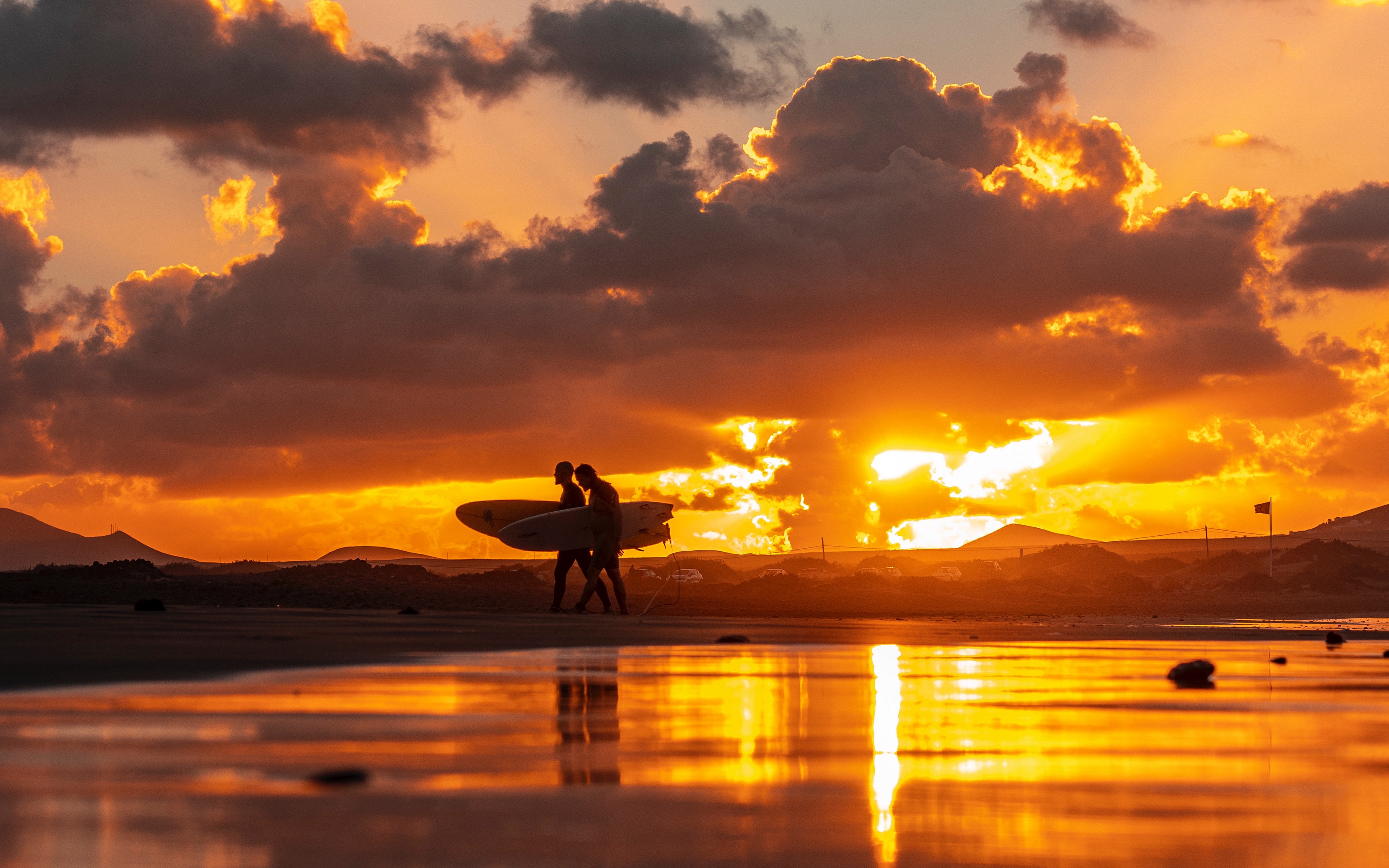 Wallpaper Ocean, Silhouettes, Surfing, Surfers, Sunset - Two Most Powerful Warriors Are Patience - HD Wallpaper 