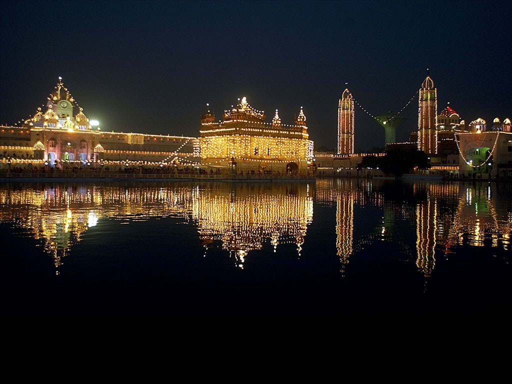 Amritsar Golden Temple Diwali Hd Desktop Wallpaper - Best Wallpaper Of Golden Temple - HD Wallpaper 