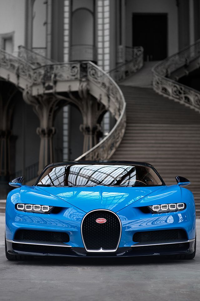 Bugatti Veyron Vs Bugatti Chiron - HD Wallpaper 