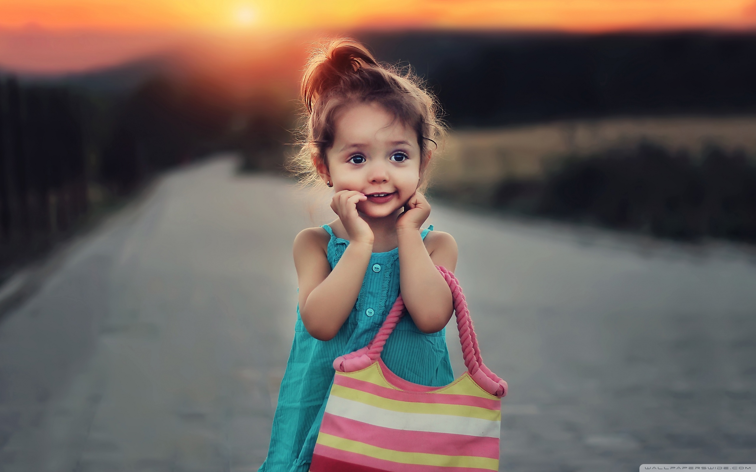 Stylish Girl Wallpaper - HD Wallpaper 
