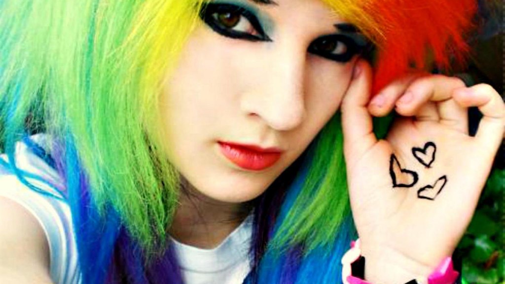 Emo Rainbow Girl Hd Wallpaper - Stylish Girl Pic Hd - HD Wallpaper 