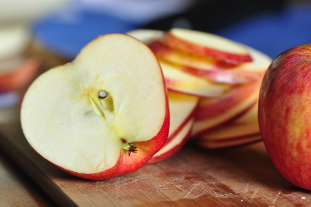 Apple Slices Photography - HD Wallpaper 