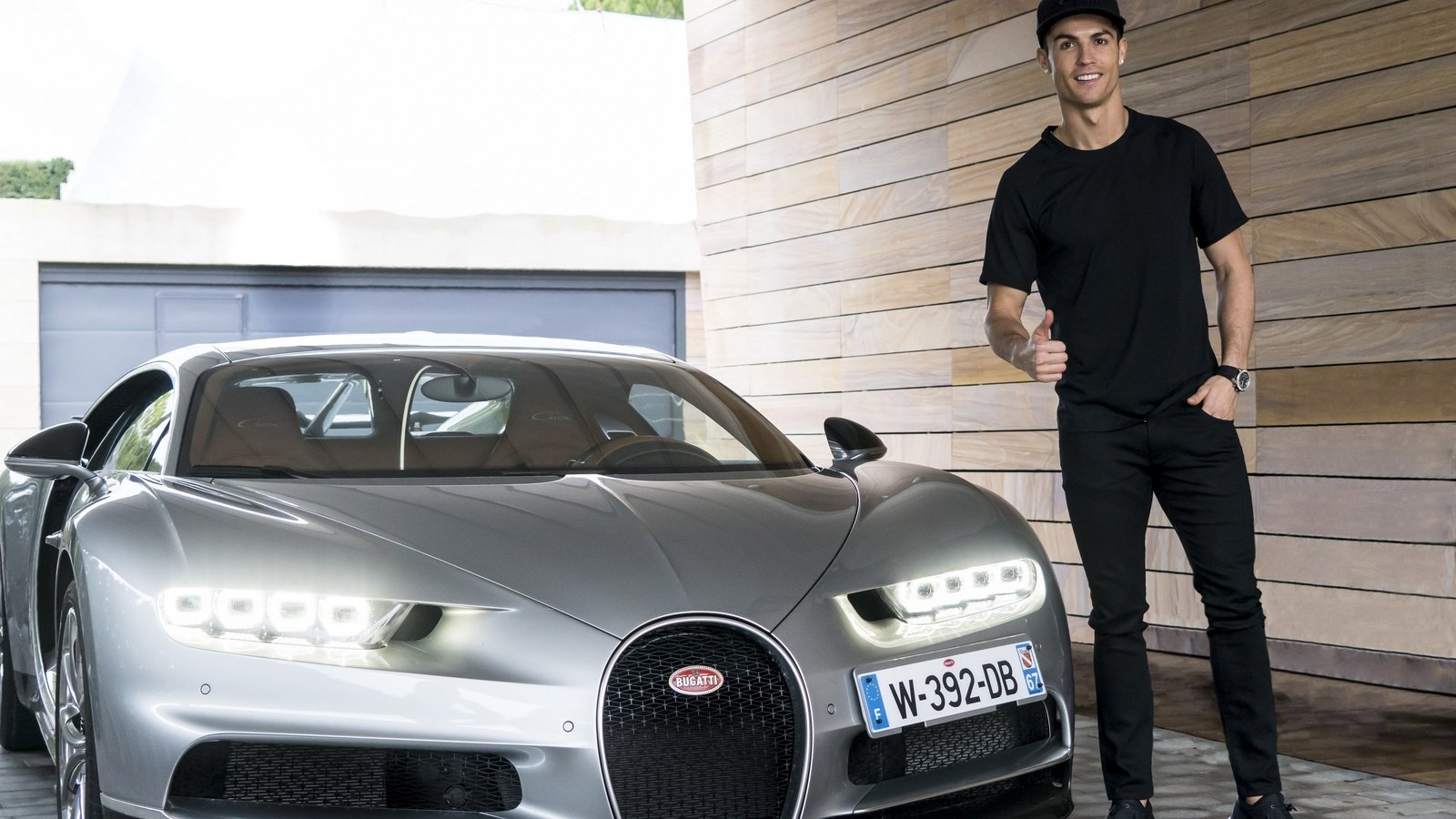 Most Expensive Car Ronaldo - HD Wallpaper 