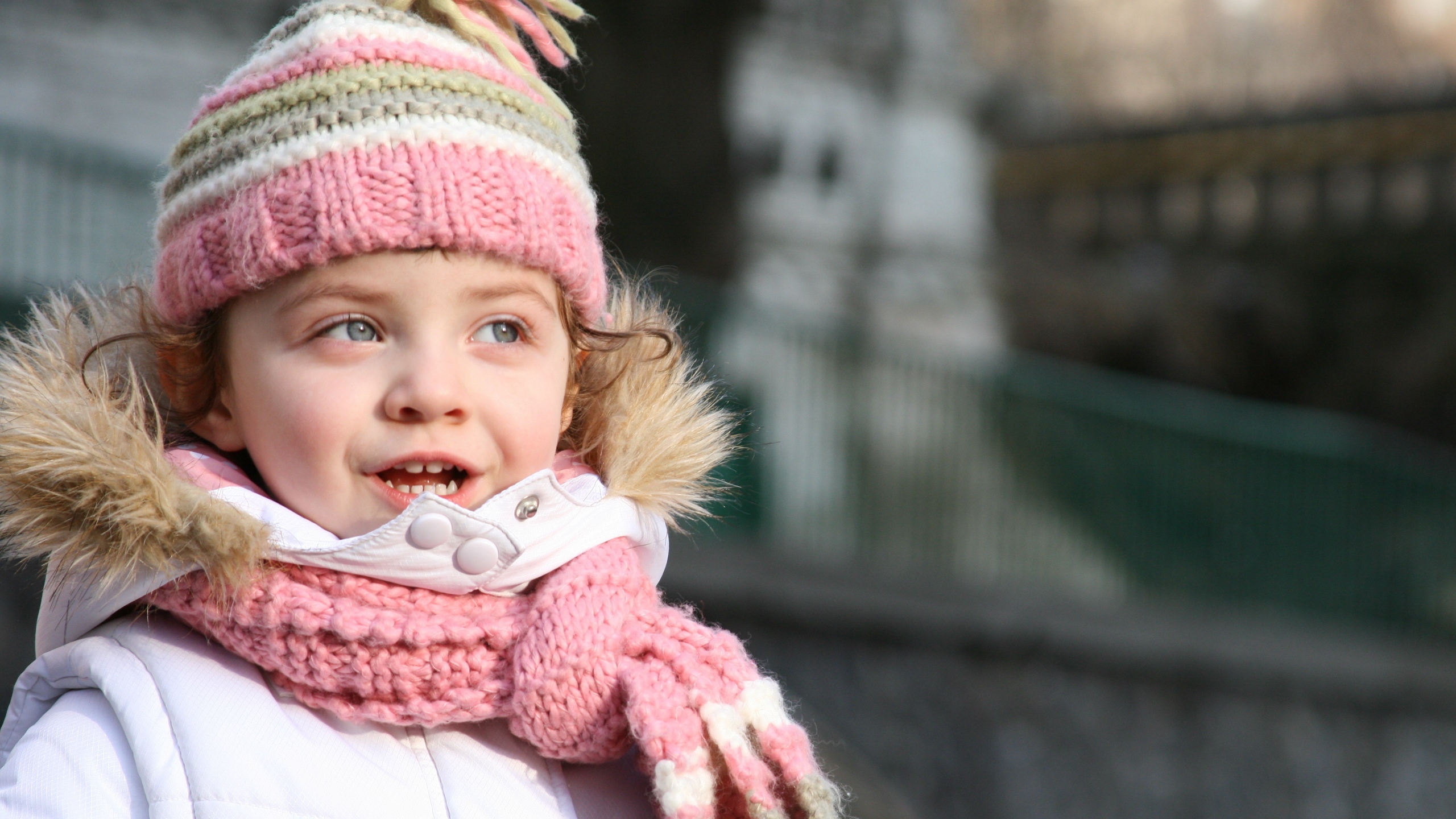 Wallpaper Stylish, Cute, Pretty, Girl, City, Scarf, - HD Wallpaper 