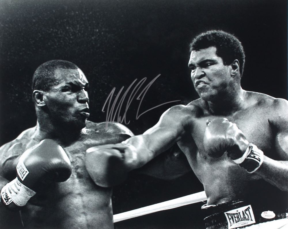 Muhammad Ali And Mike Tyson - HD Wallpaper 