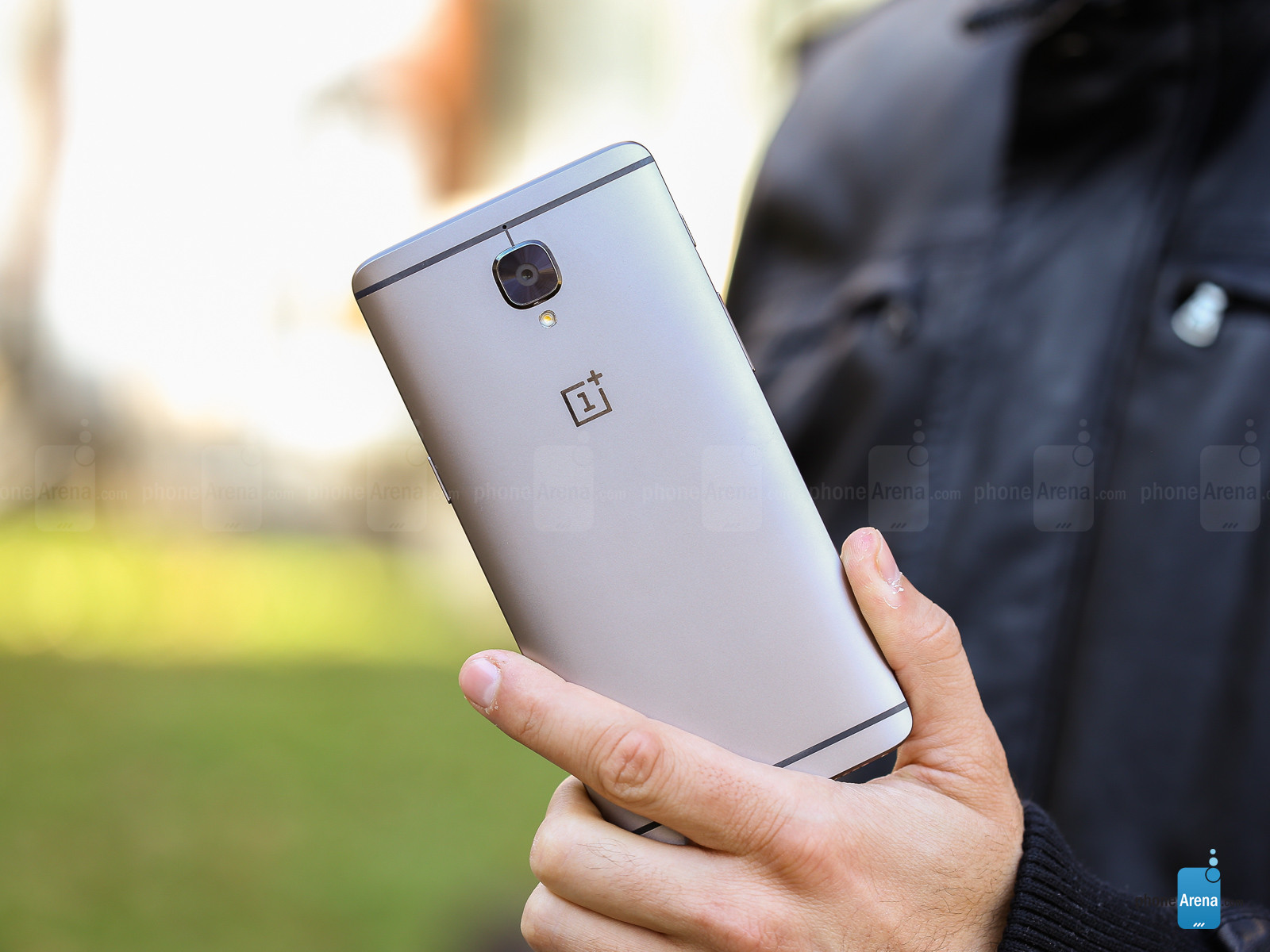 Oneplus 3t Review - Oneplus 3t Gold Colour Hand - HD Wallpaper 