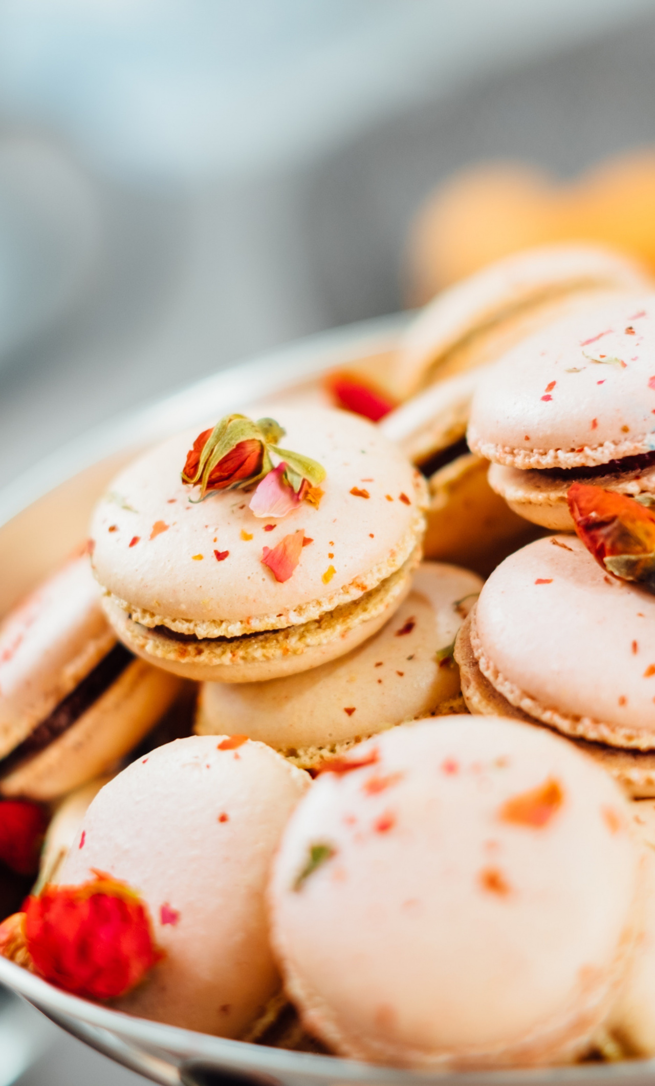 Macarons, Basket, Sweets, Dessert, Wallpaper - Dessert Wallpaper Hd Iphone - HD Wallpaper 