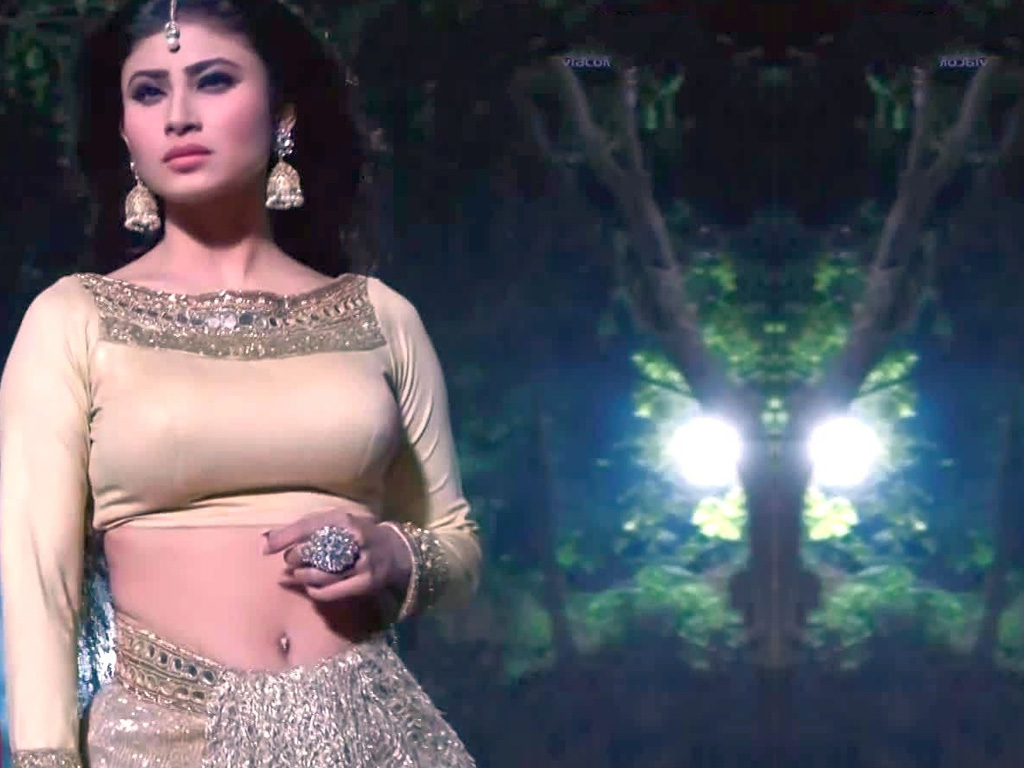 Mouni Roy Full Photos Download - HD Wallpaper 