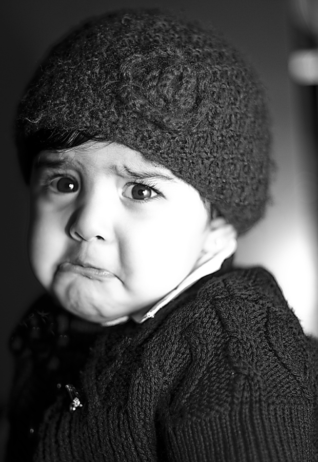 Small Cute Baby Crying - HD Wallpaper 