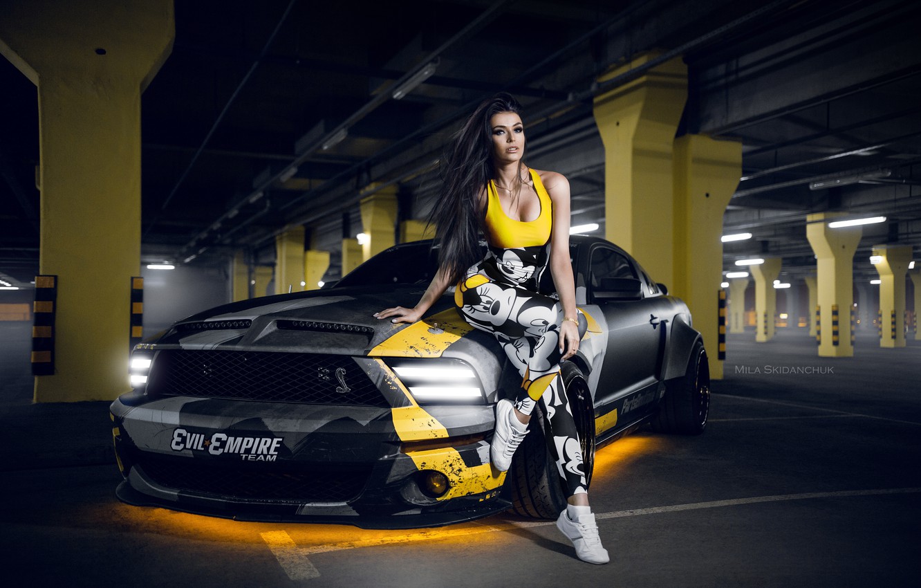 Photo Wallpaper Car Machine Auto Girl City Fog Sports Car With Girl 1332x850 Wallpaper Teahub Io