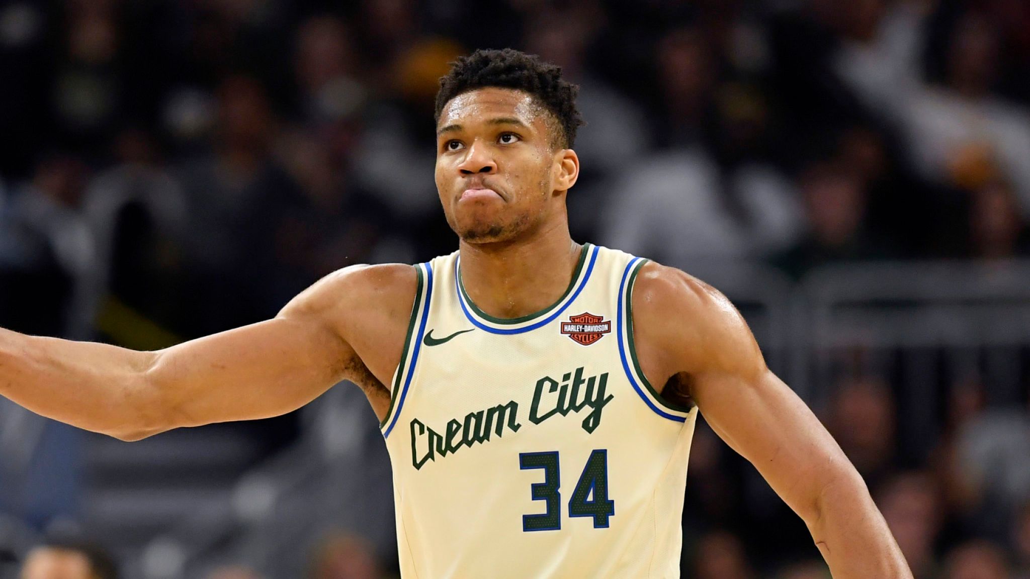 Giannis Antetokounmpo& - Giannis Antetokounmpo - HD Wallpaper 