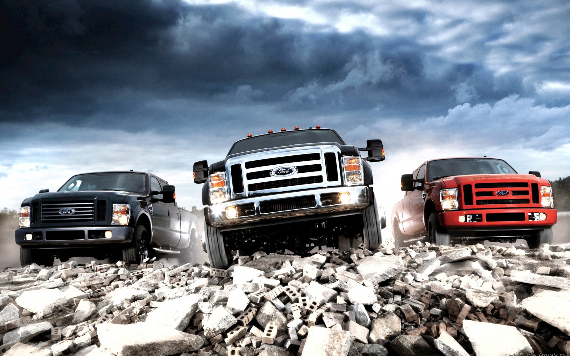 Trucks 39875405 Wallpaper For Free - HD Wallpaper 