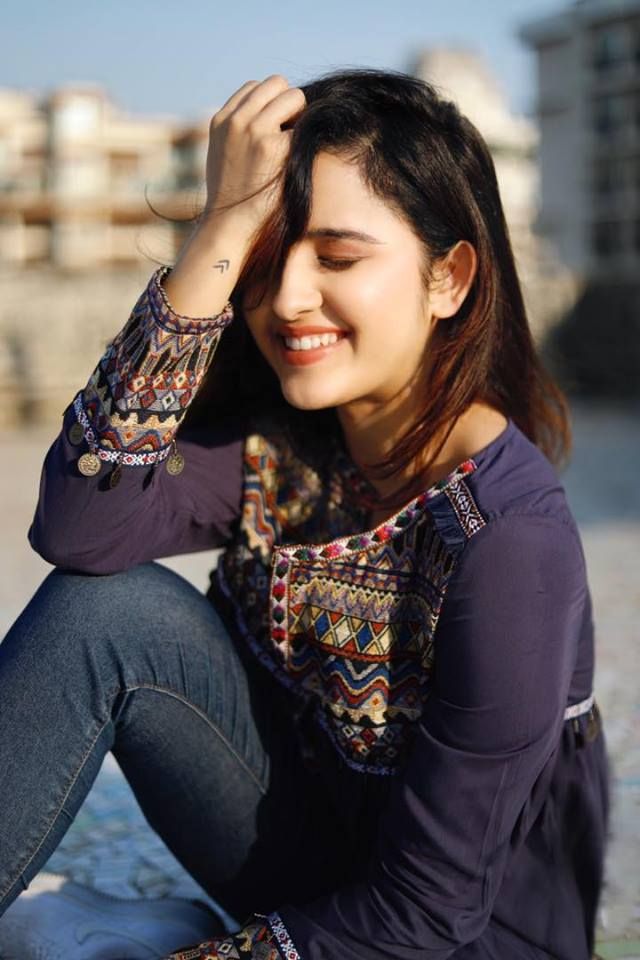 Shirley Setia - HD Wallpaper 