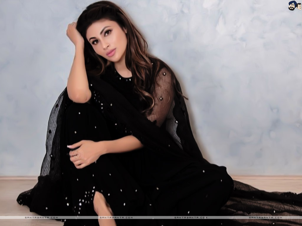 Mouni Roy - Mouni Roy In Black Sharara - HD Wallpaper 