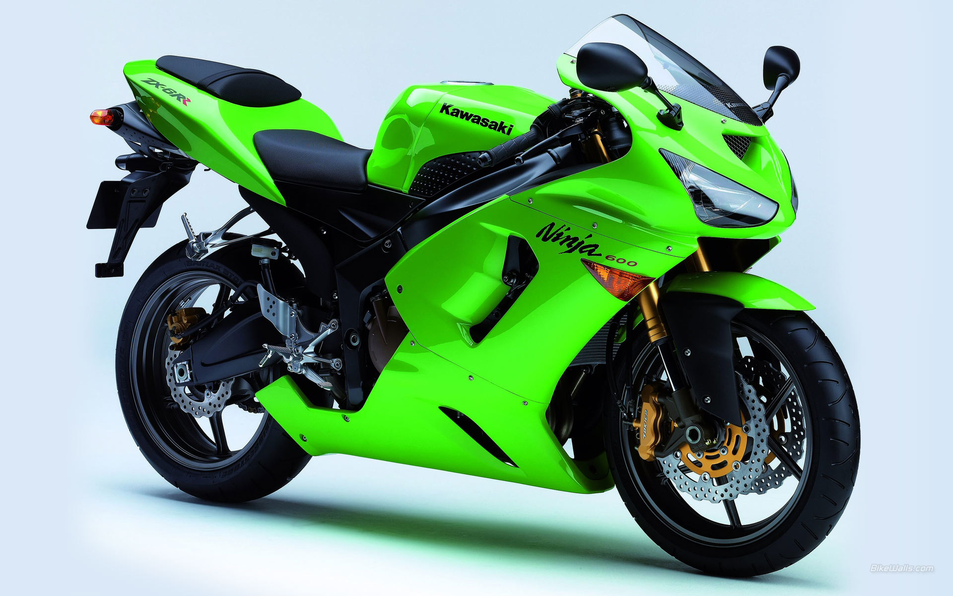 Kawasaki Ninja 900 Wallpaper - Kawasaki Ninja 900 2005 - HD Wallpaper 
