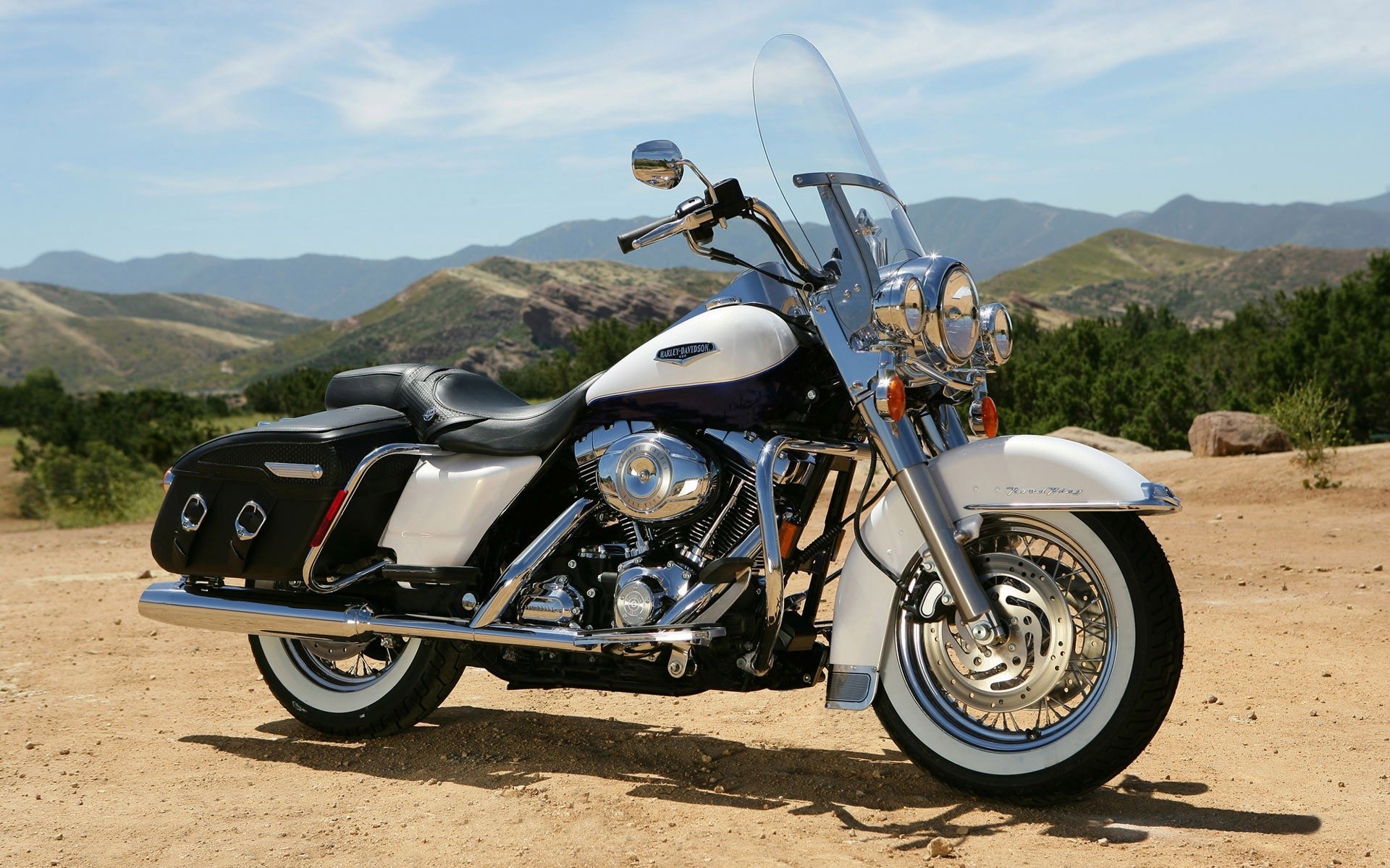 Harley Davidson Road King - HD Wallpaper 
