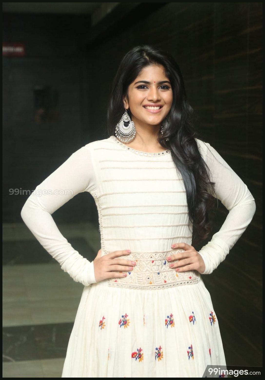 Megha Akash - HD Wallpaper 