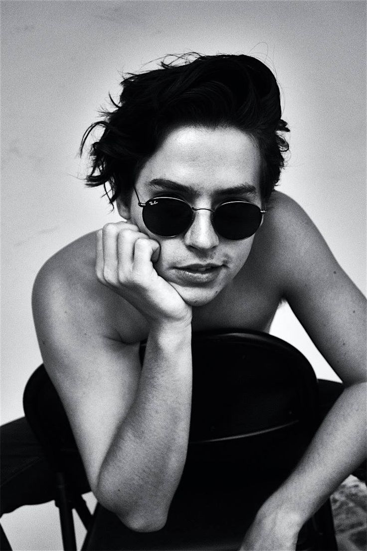 Cole Sprouse Wallpapers Mobile On Hd Wallpaper - Cole Sprouse Hot - HD Wallpaper 