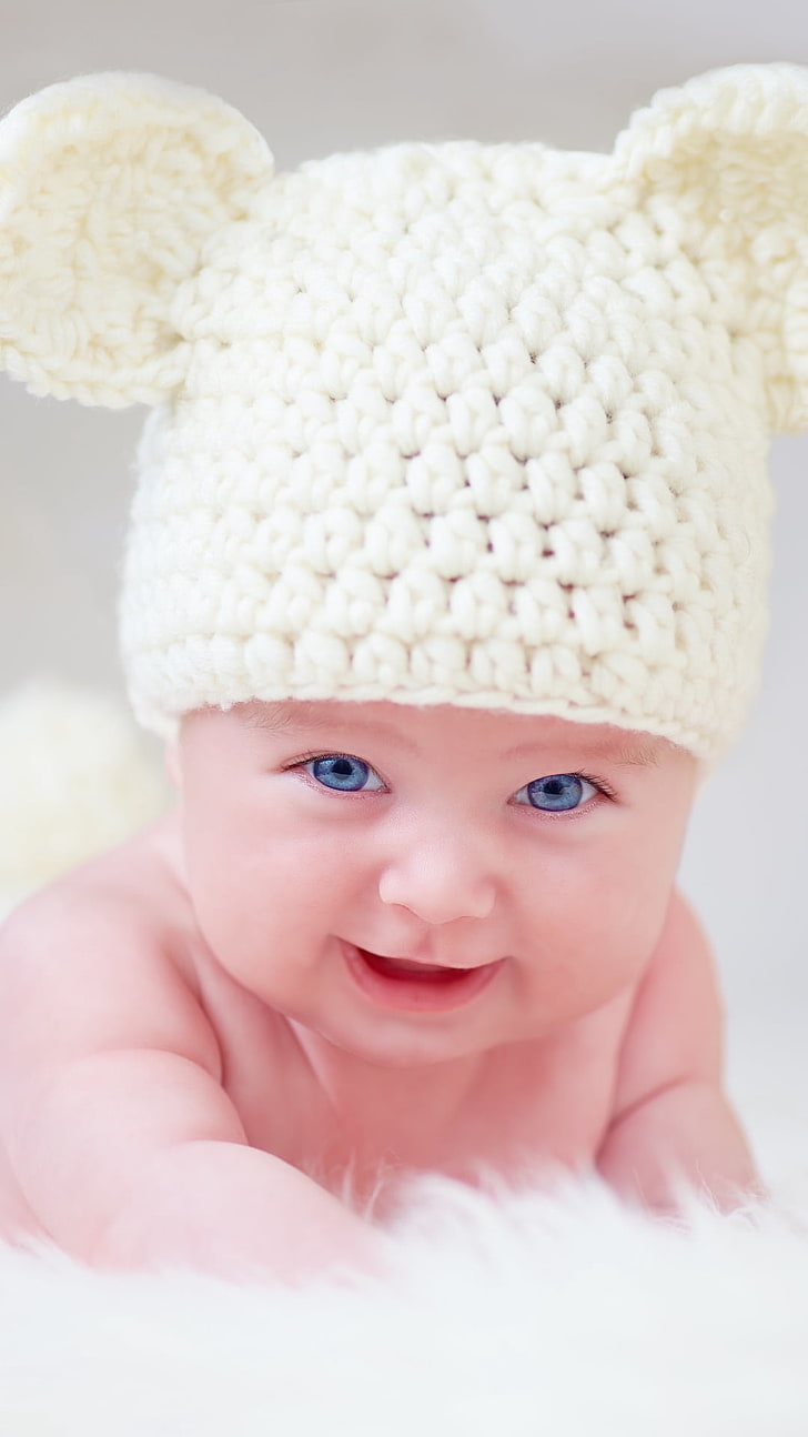 Smile Newborn Baby, White Knitted Beanie, Smiley Face, - New Born Baby Mobile - HD Wallpaper 