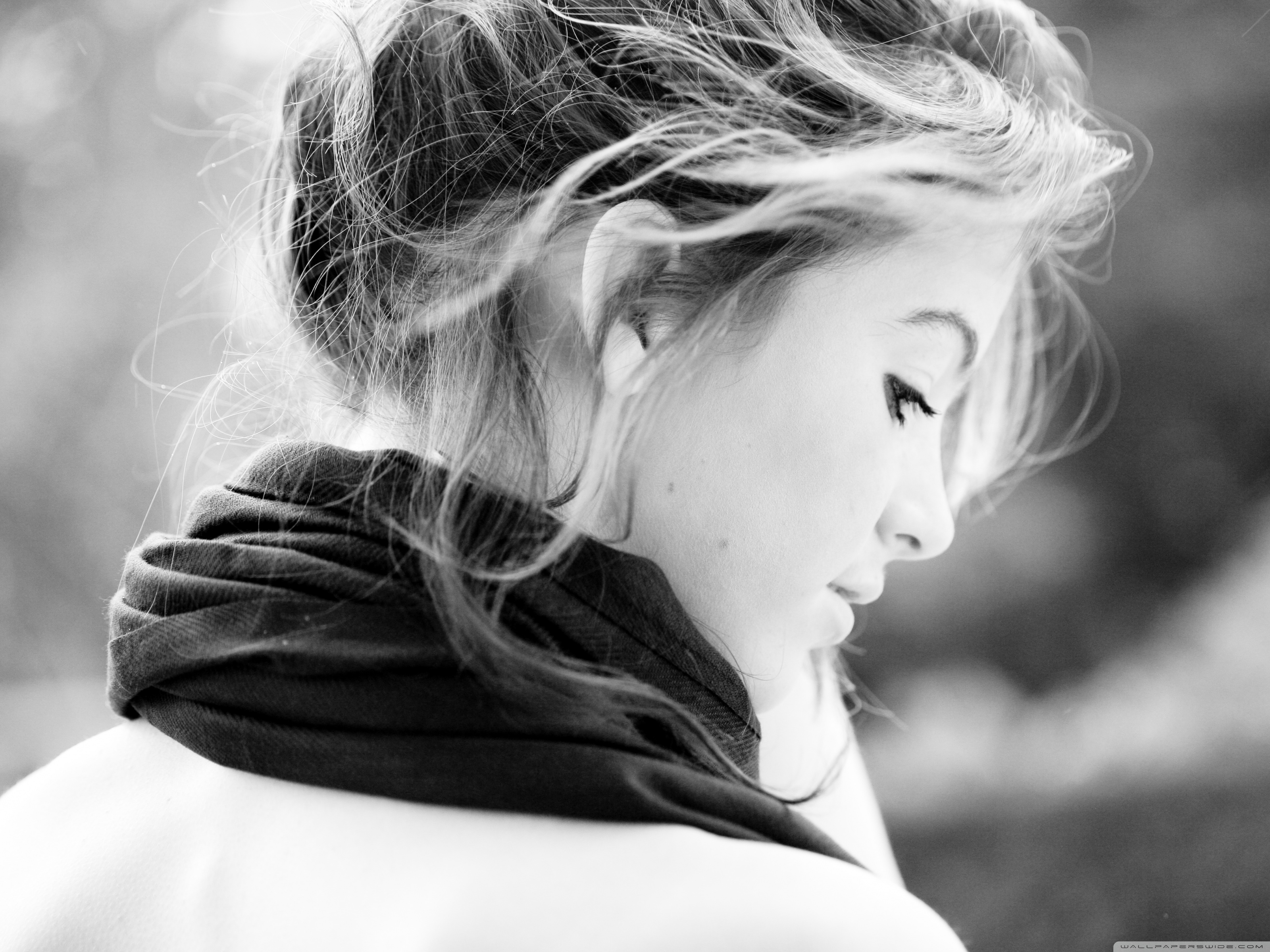 Girl Wallpaper Black And White - HD Wallpaper 